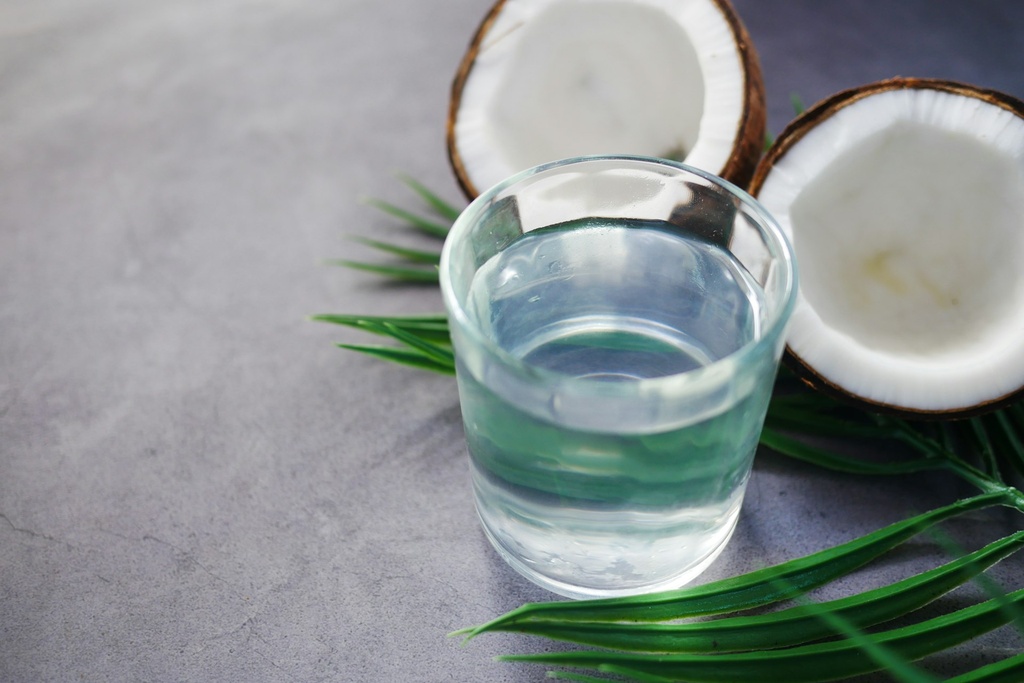ORGANIC Coconut Water P. (18900)